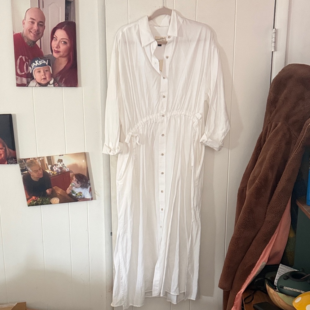 Universal Thread White Long Sleeve Button-Front Maxi Dress